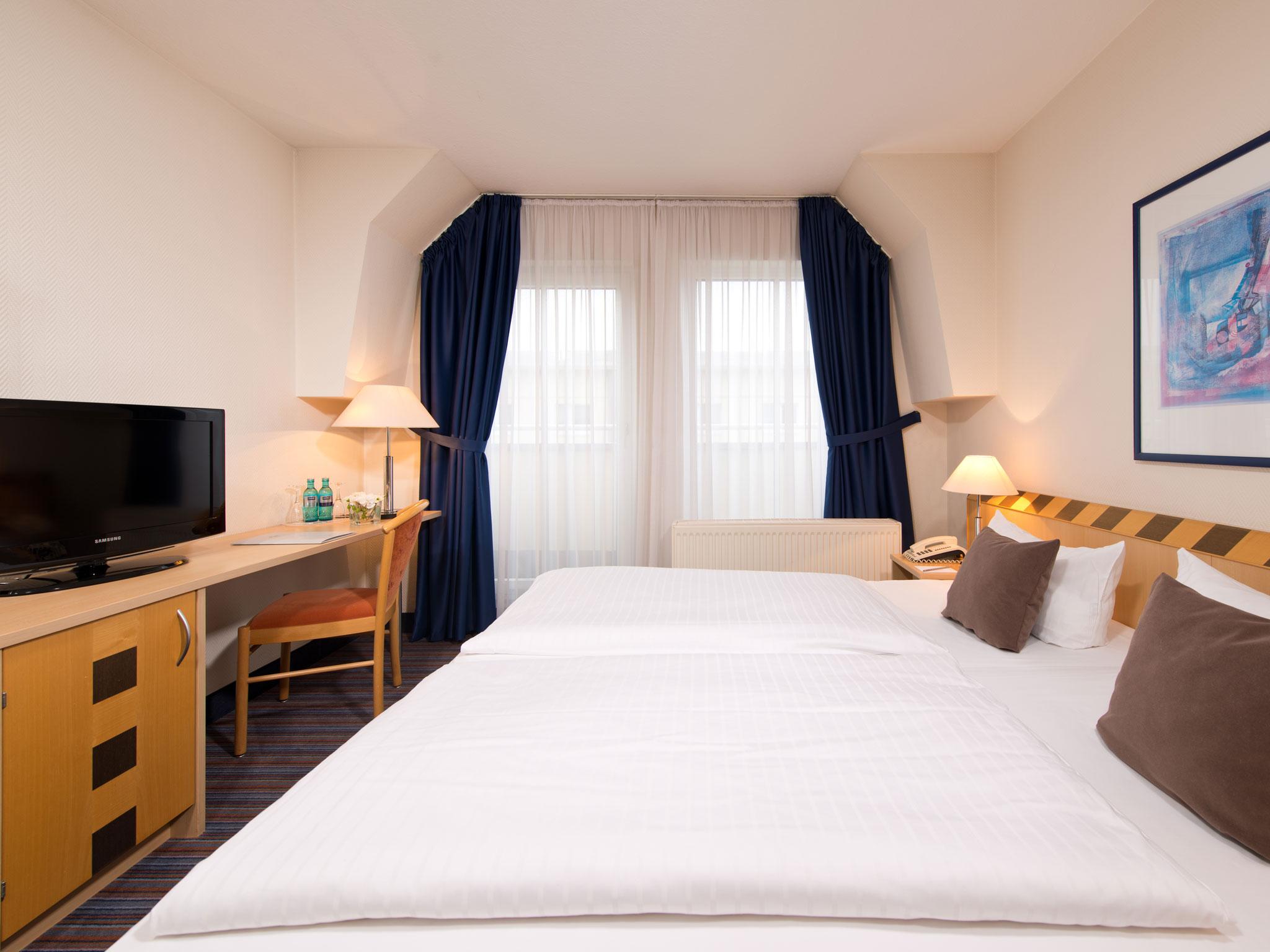 Achat Hotel Dresden Elbufer Екстер'єр фото