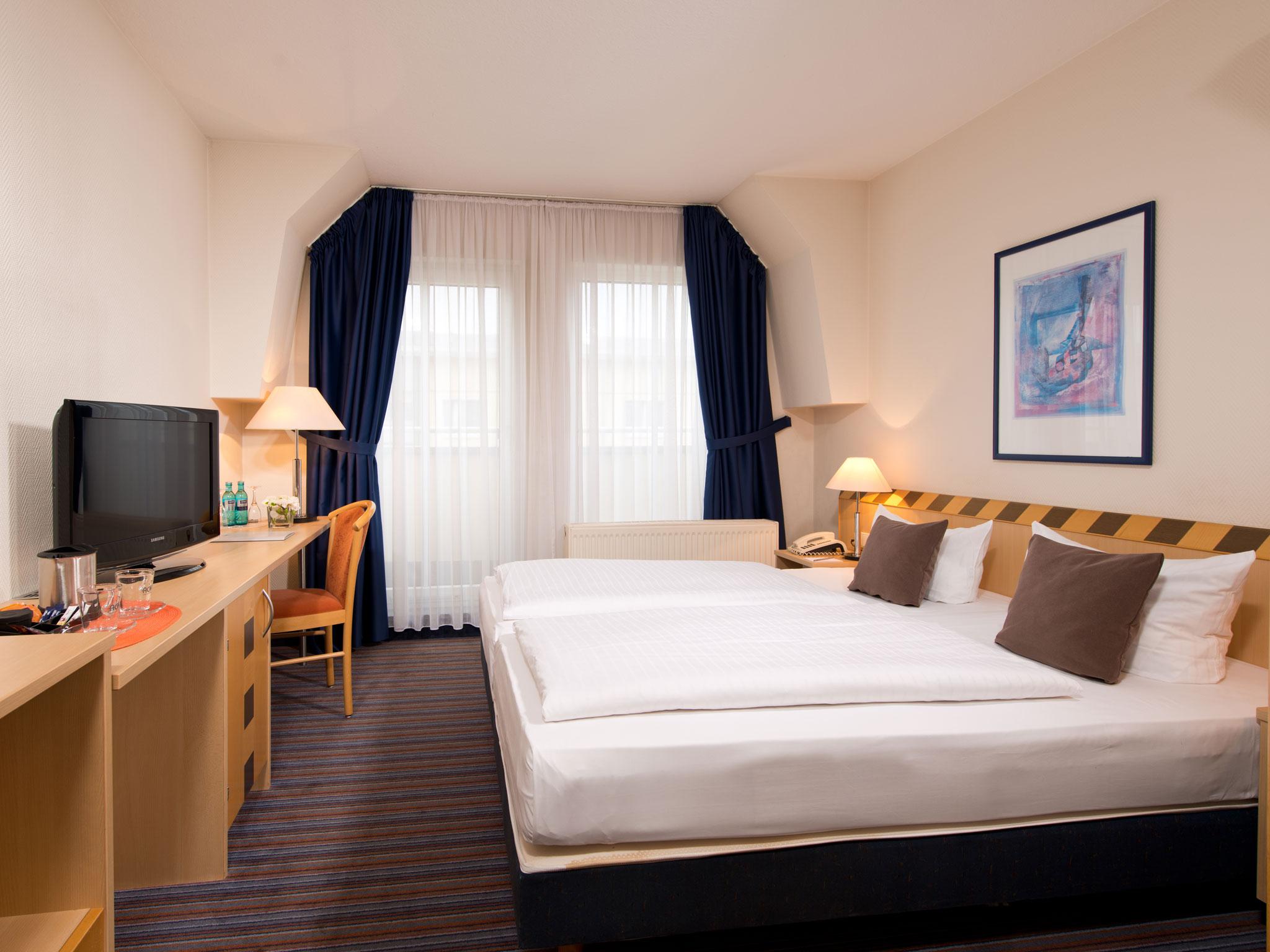 Achat Hotel Dresden Elbufer Екстер'єр фото